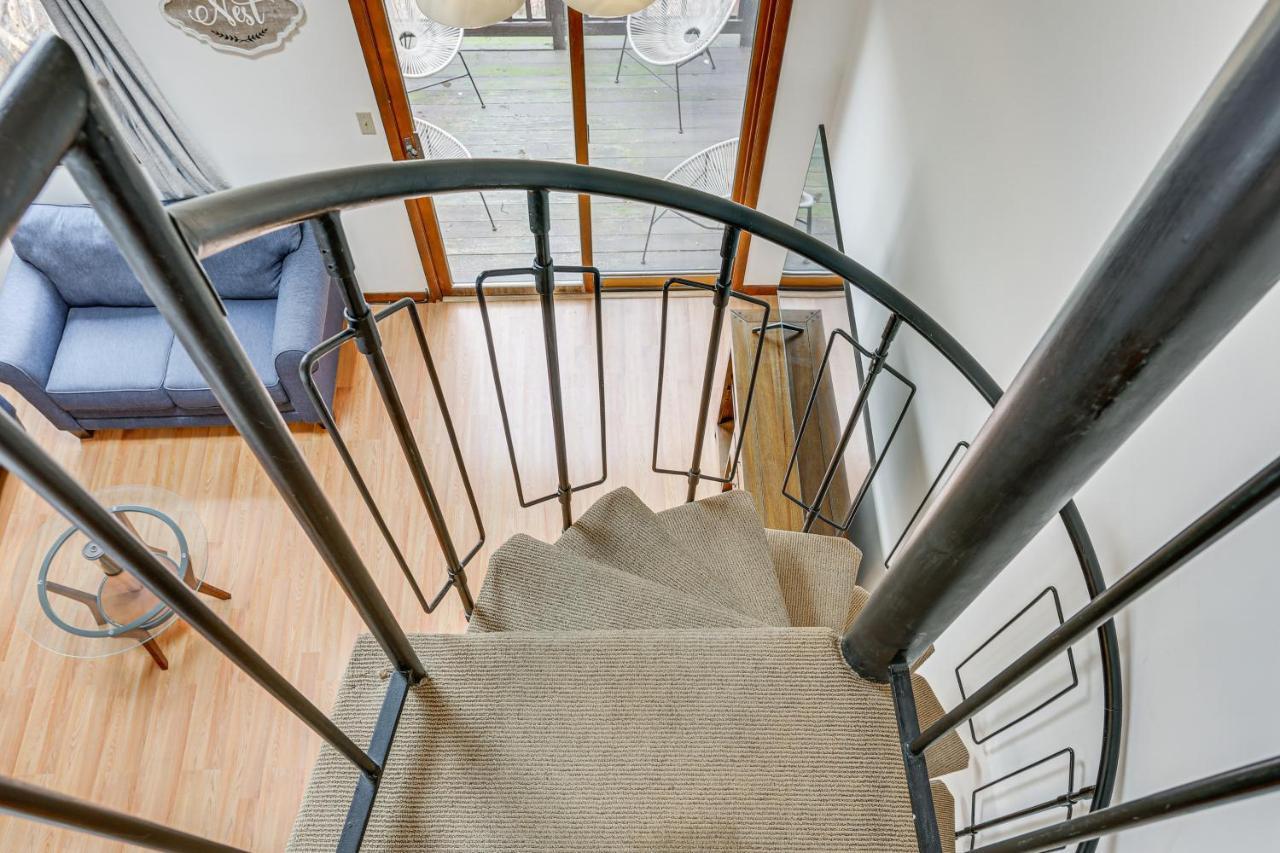 Township With Balcony Near Lifts!
