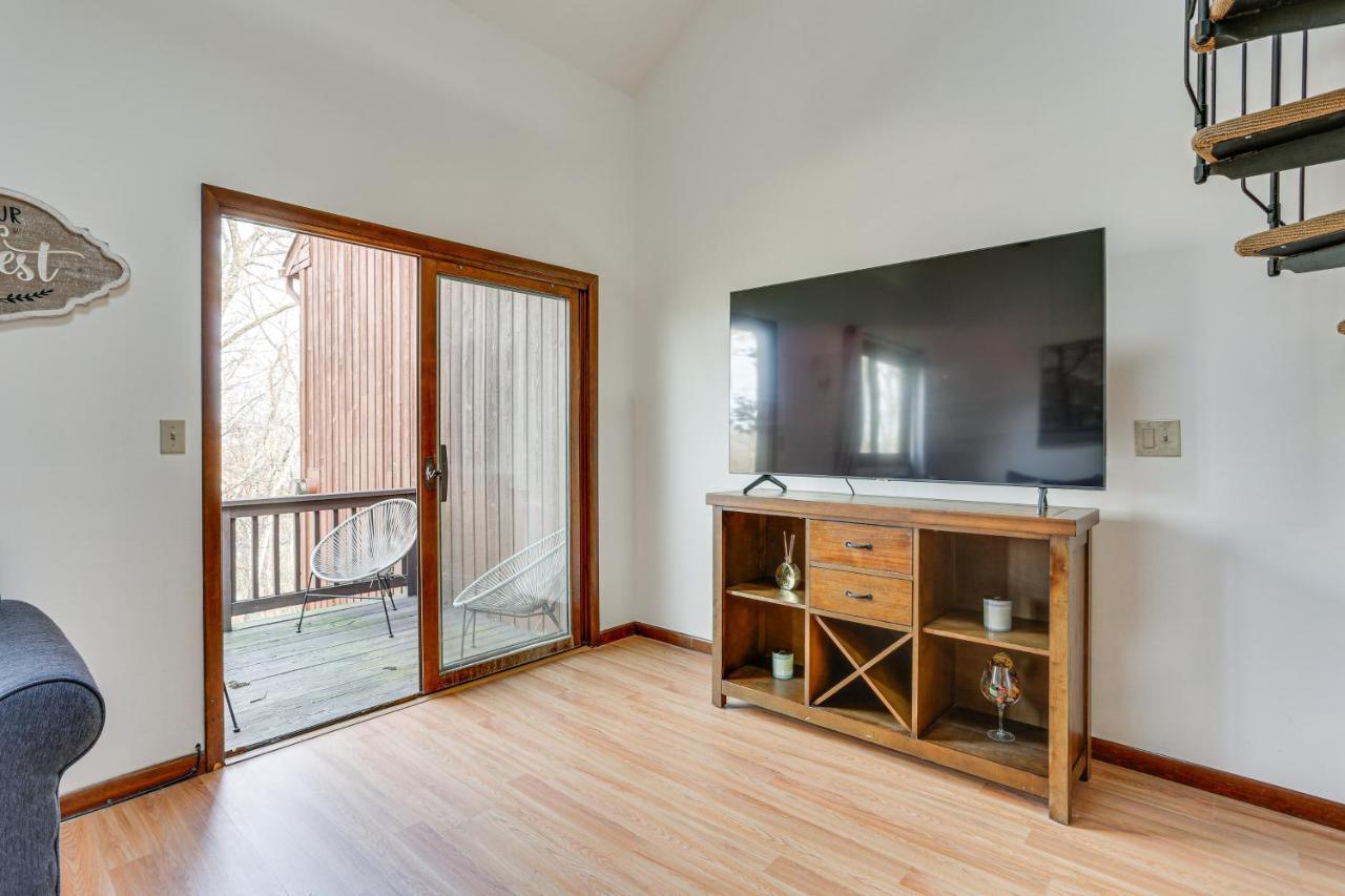 Township With Balcony Near Lifts! Apartment Vernon