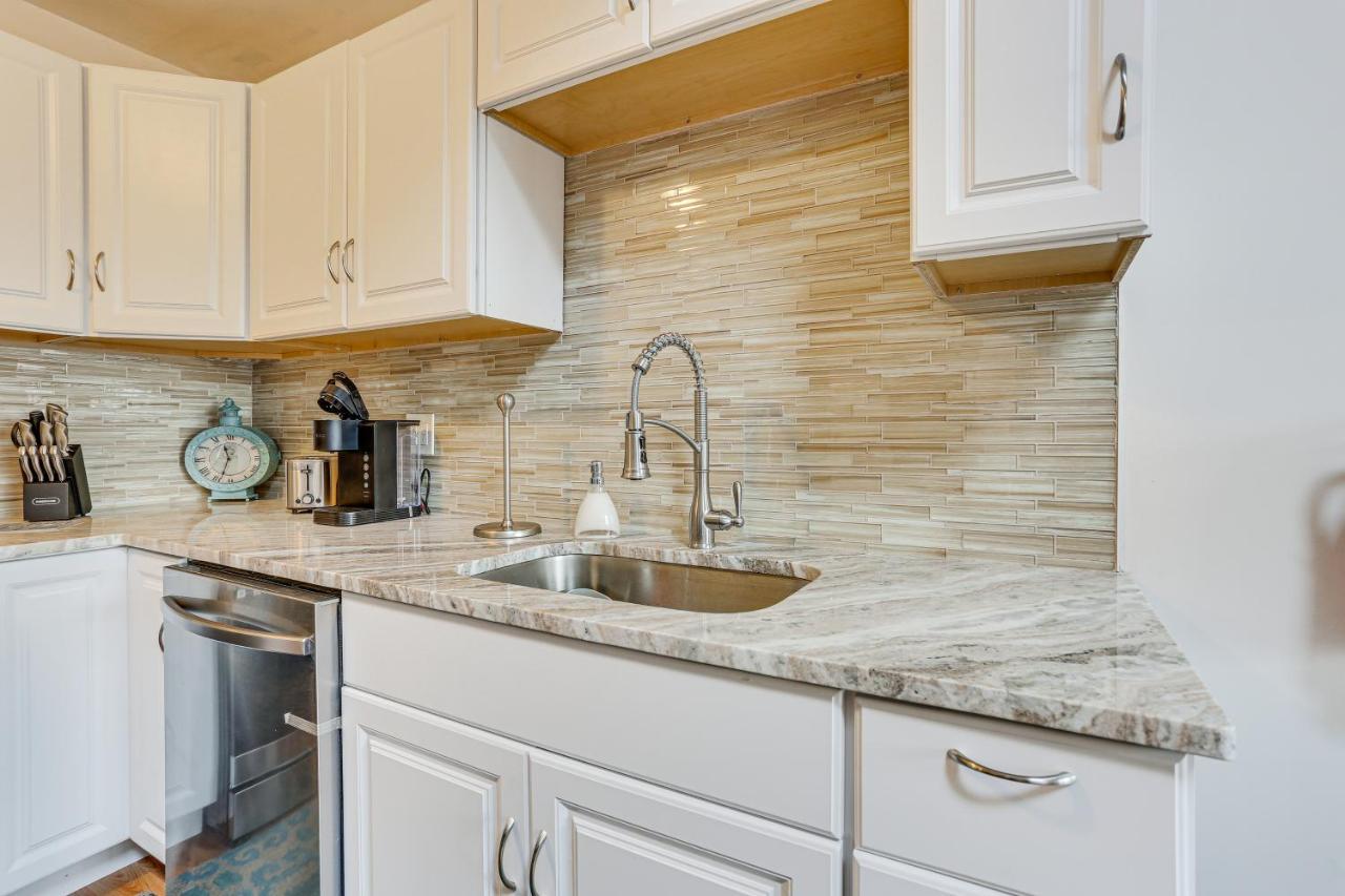 Township With Balcony Near Lifts! Apartment